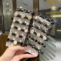 The new double-layer four-leaf clover hair braid is a must-have for Internet celebrities. It features bangs, hair clips, side clips, makeup and styling hair clips, and hair accessory tips