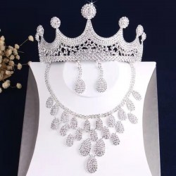 Korean-style simple and fashionable necklaces and earrings, popular two-piece necklace sets, wedding bride accessories, wedding dress accessories wholesale