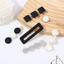 Wholesale of Korean-style cute pearl hair clips, Instagram water diamond hair clips, retro bangs hair clips, and simple heart-shaped hair accessories