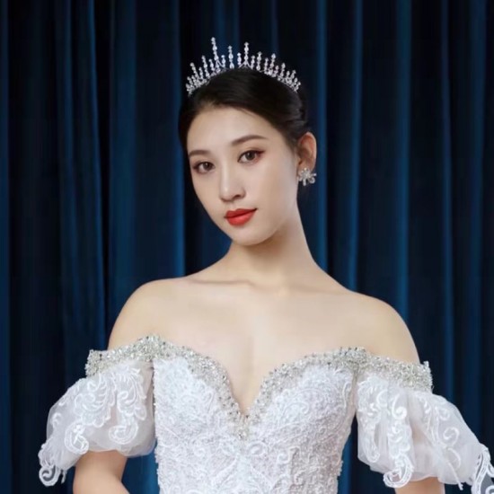 Wholesale of children's crown headwear, new girls' crown crystal hair bands, model catwalk hair accessories and princess hair clips Wholesale of children's crown headwear, new girls' crown crystal hair bands, model catwalk hair accessories and princess hair clips