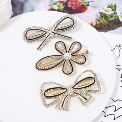 Wholesale of Korean-style trendy hairpins, small chanel-style diamond-encrusted hairpins, teenage bangs, seaside clips, fashionable and simple hairpin accessories